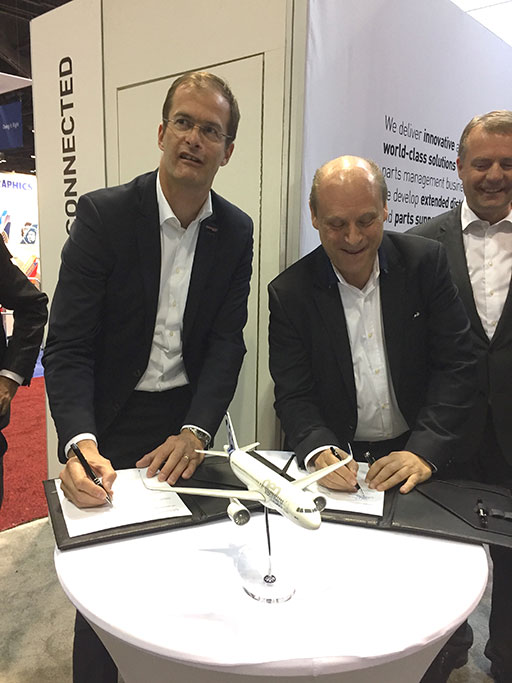 L-r: Satair CEO, Bart Reijnen and VAS Aero Services executive chairman,  Adi Bernstein. (Photo: Bernie Baldwin)