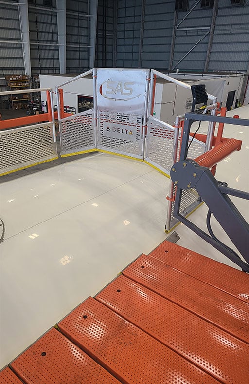 Simpson Aerospace Services (SAS) is an Indiana-based company providing aircraft maintenance stands for commercial and military aviation. Its latest maintenance stand was designed to install Wi-Fi and Satcom equipment on the top of narrow and wide-body aircraft. SAS image.