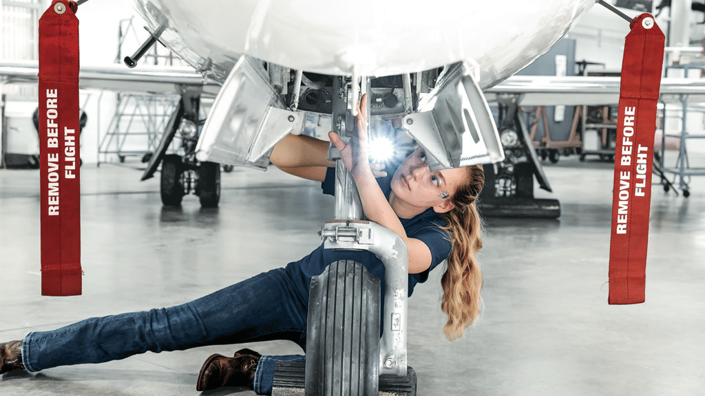 PIA and SkyWest Launch New National Program Offering Financial Aid and Direct Hiring Opportunity for Aspiring Aircraft Mechanics