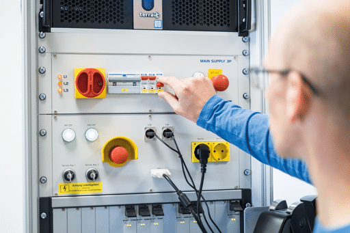 SET uses standardized modules from their construction kit that includes measuring technology, signal conditioning, power control units, software and hardware, to quickly and efficiently implement customer requirements for functional testers and production testing. SET Image.